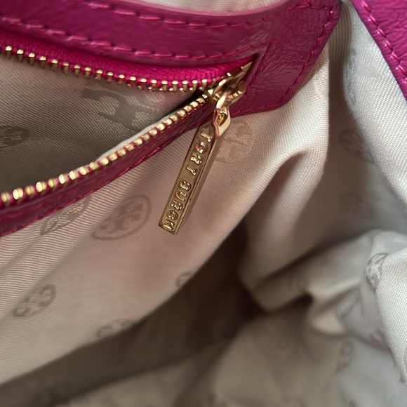 Tory Burch Amanda 2 Way Bag - Picture 8 of 9